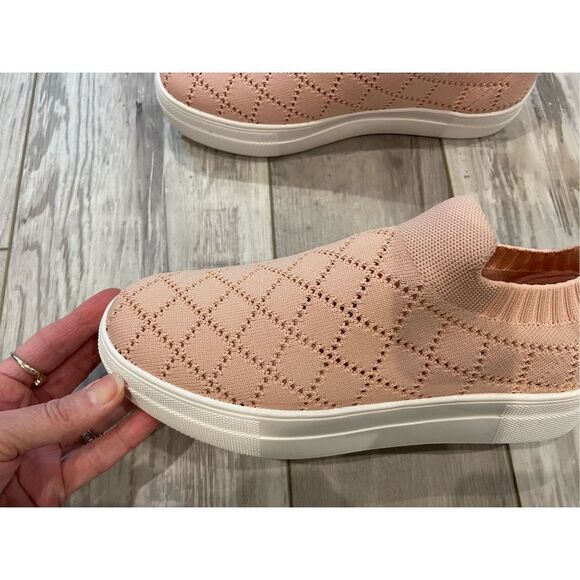 Soda slip on casual shoe/tennis shoe size 7 - Picture 4 of 10